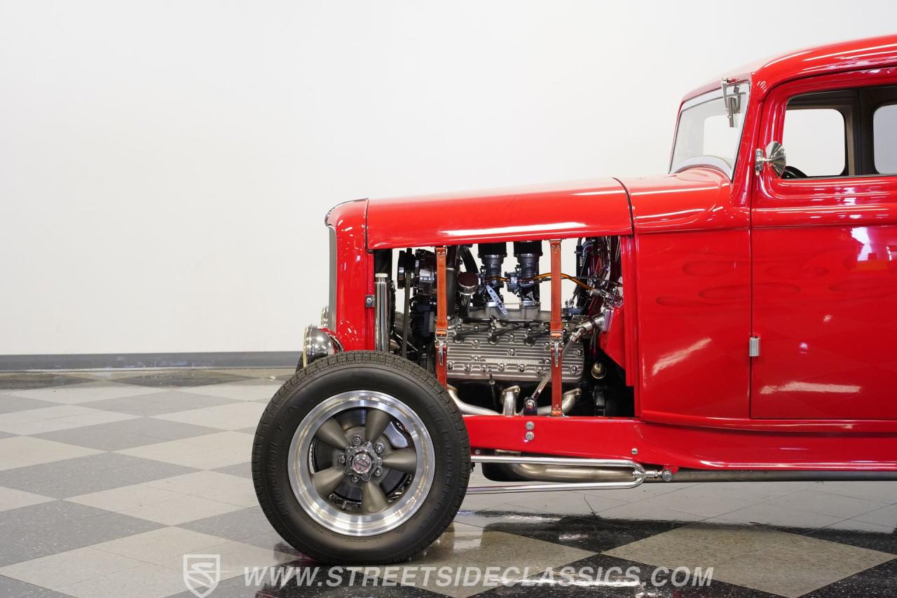 1932 Ford 5-Window Coupe