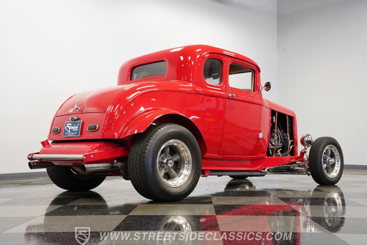 1932 Ford 5-Window Coupe