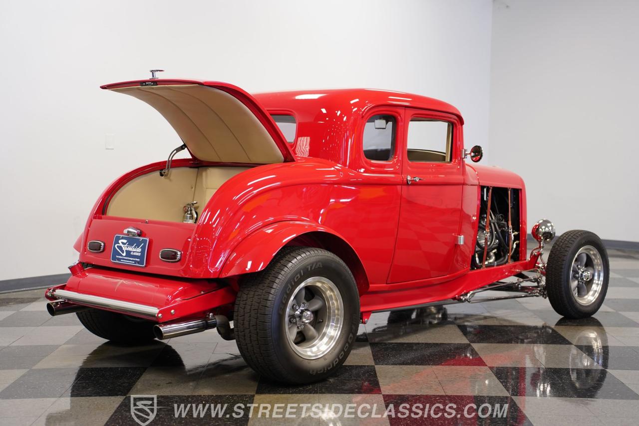 1932 Ford 5-Window Coupe
