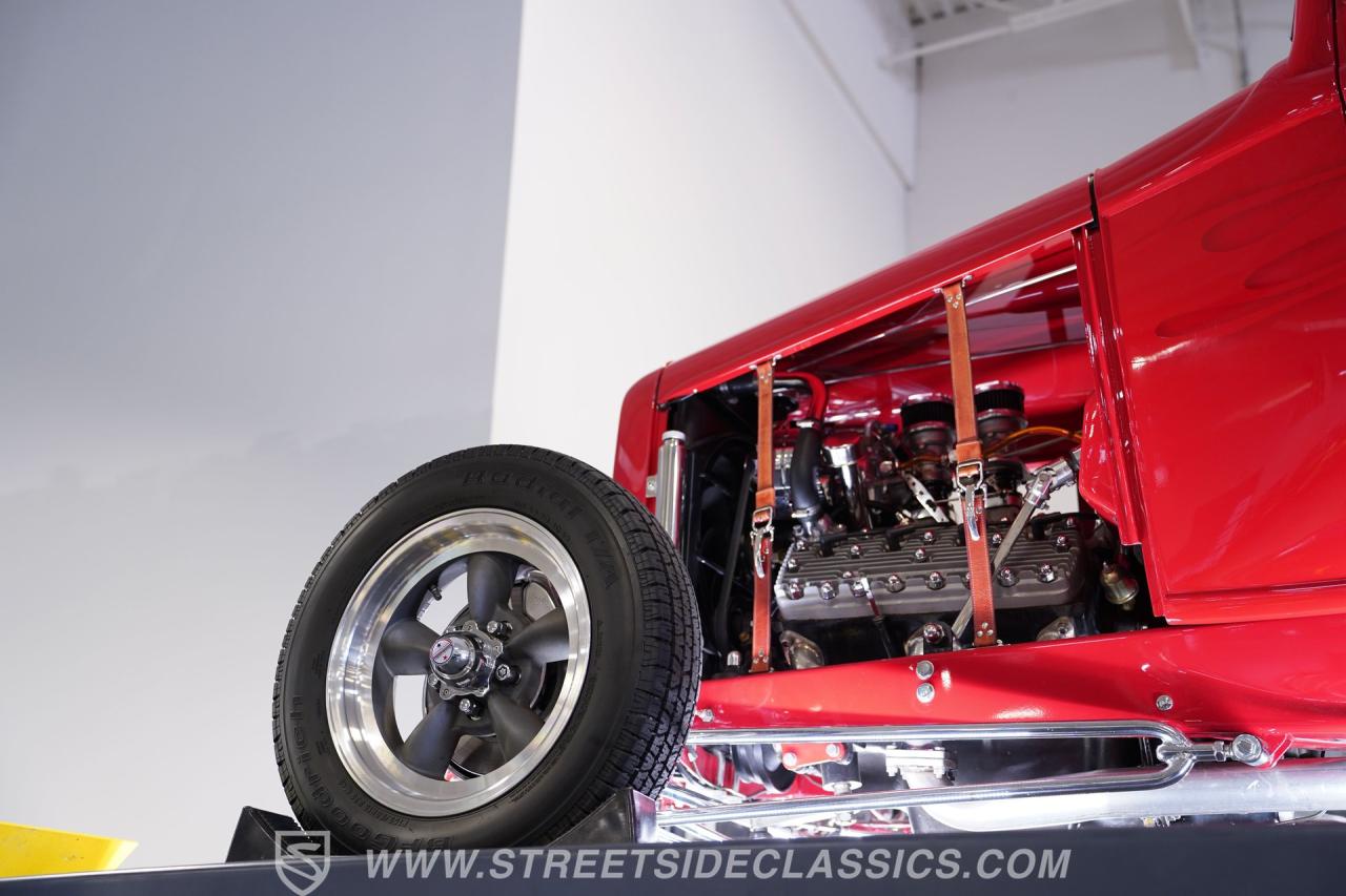 1932 Ford 5-Window Coupe