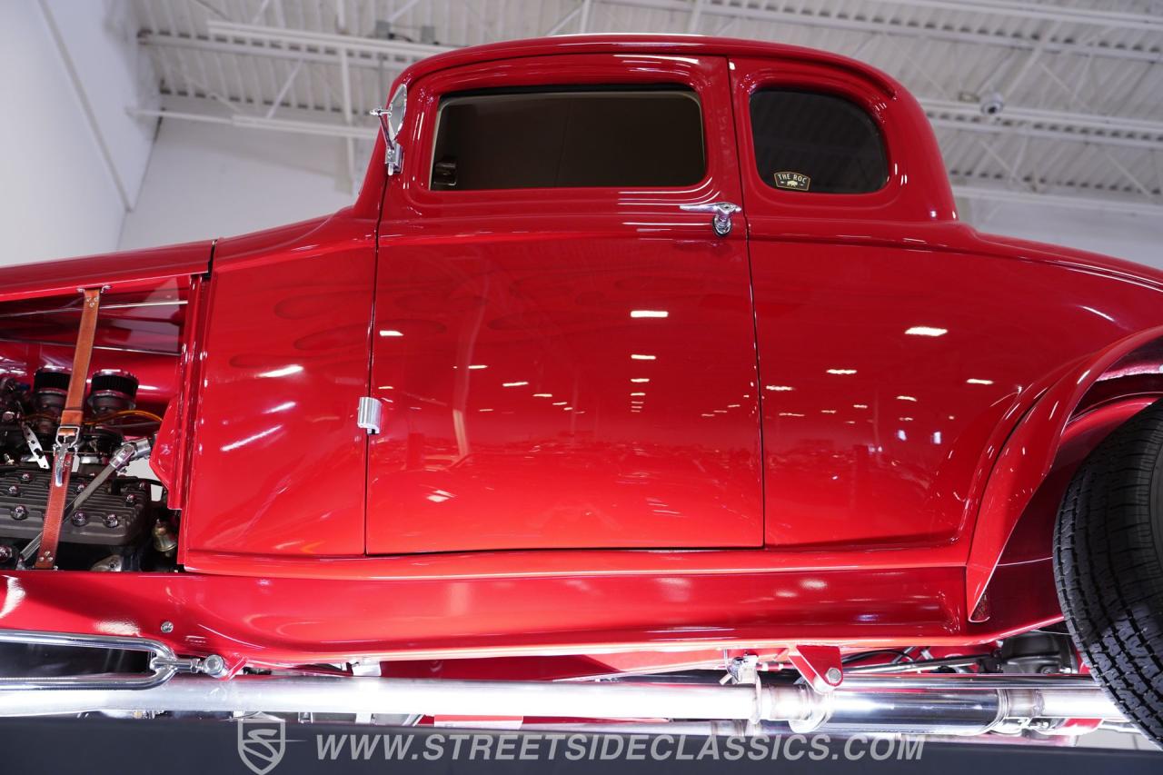 1932 Ford 5-Window Coupe