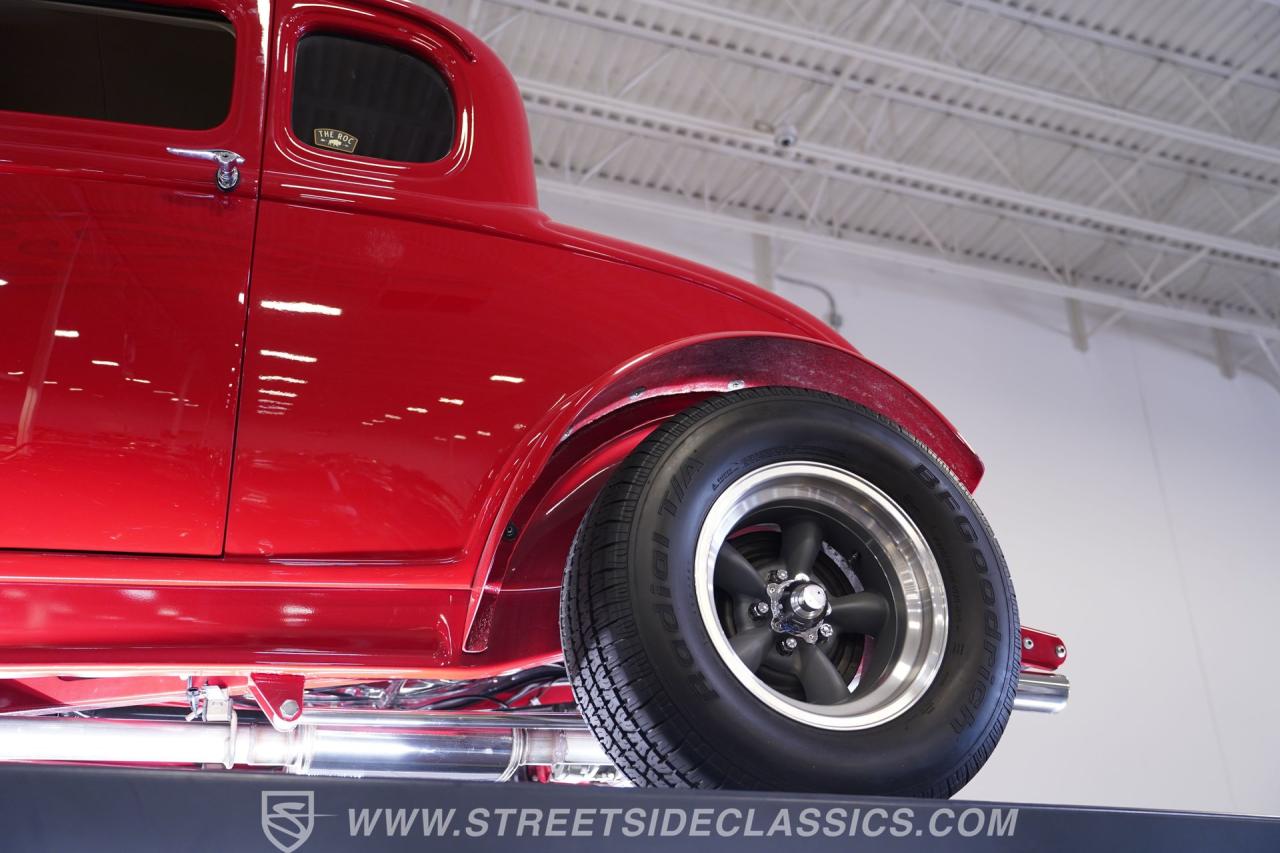 1932 Ford 5-Window Coupe