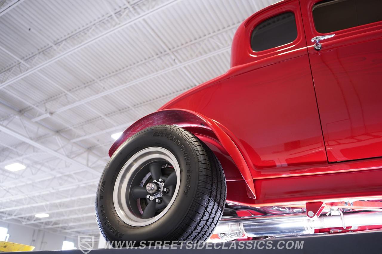 1932 Ford 5-Window Coupe