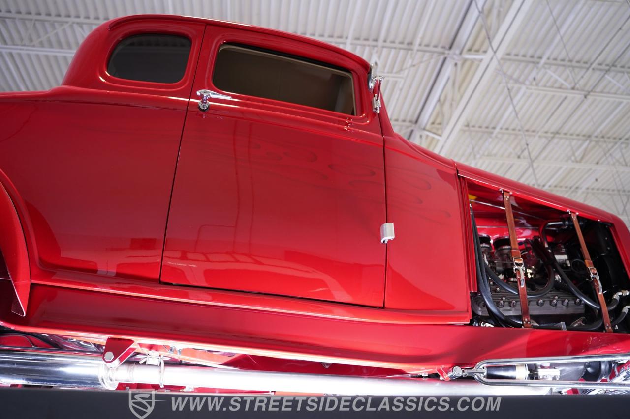 1932 Ford 5-Window Coupe