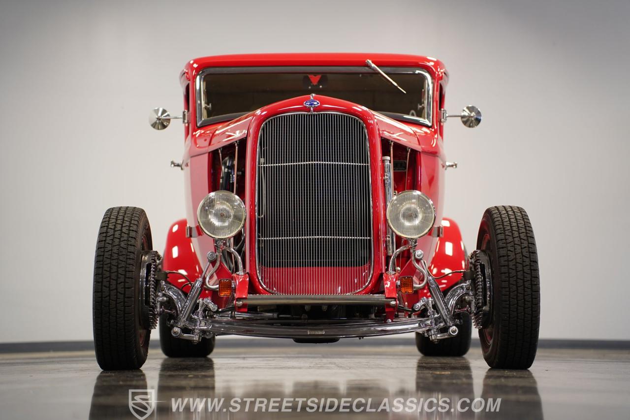 1932 Ford 5-Window Coupe
