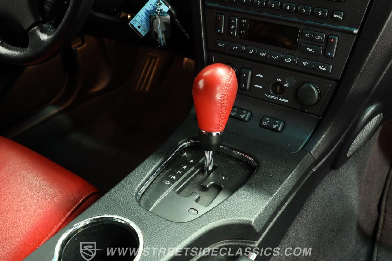 2005 Ford Thunderbird
