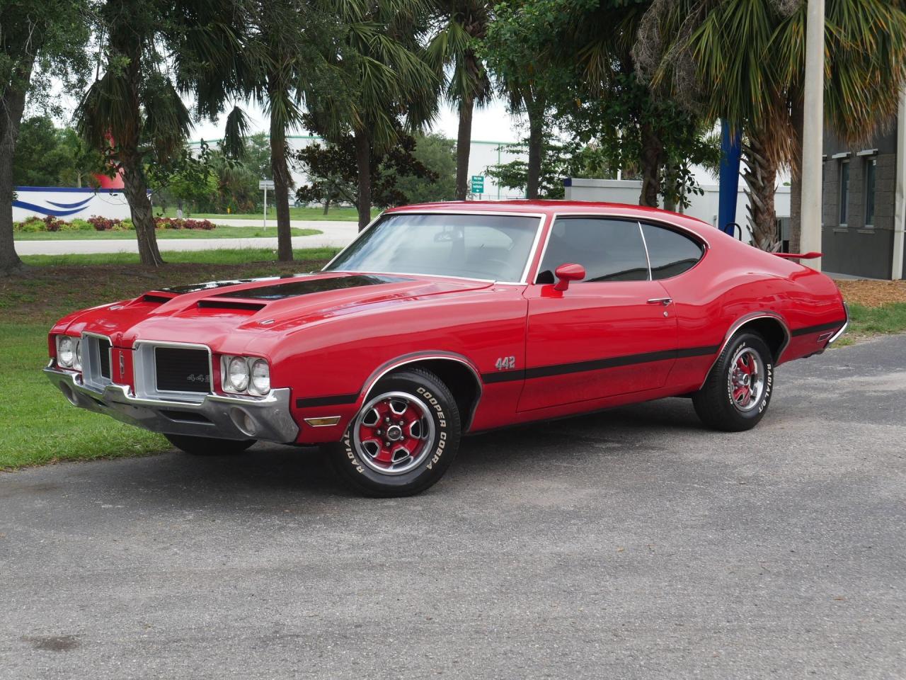 1971 Oldsmobile 442 Holiday Coupe