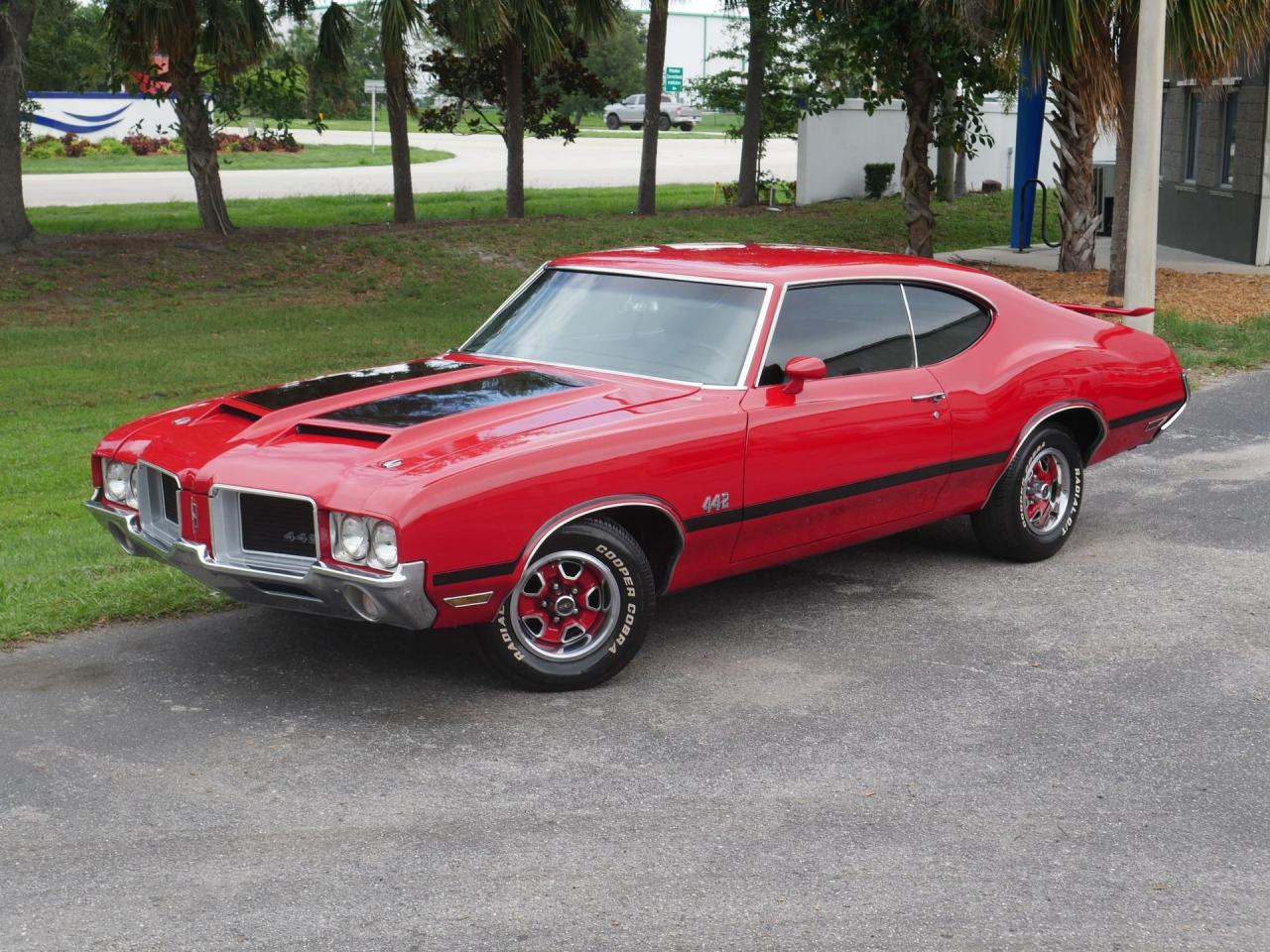 1971 Oldsmobile 442 Holiday Coupe