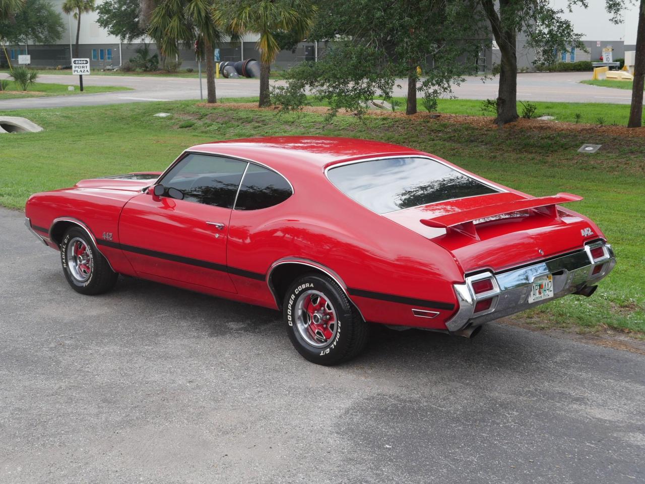 1971 Oldsmobile 442 Holiday Coupe