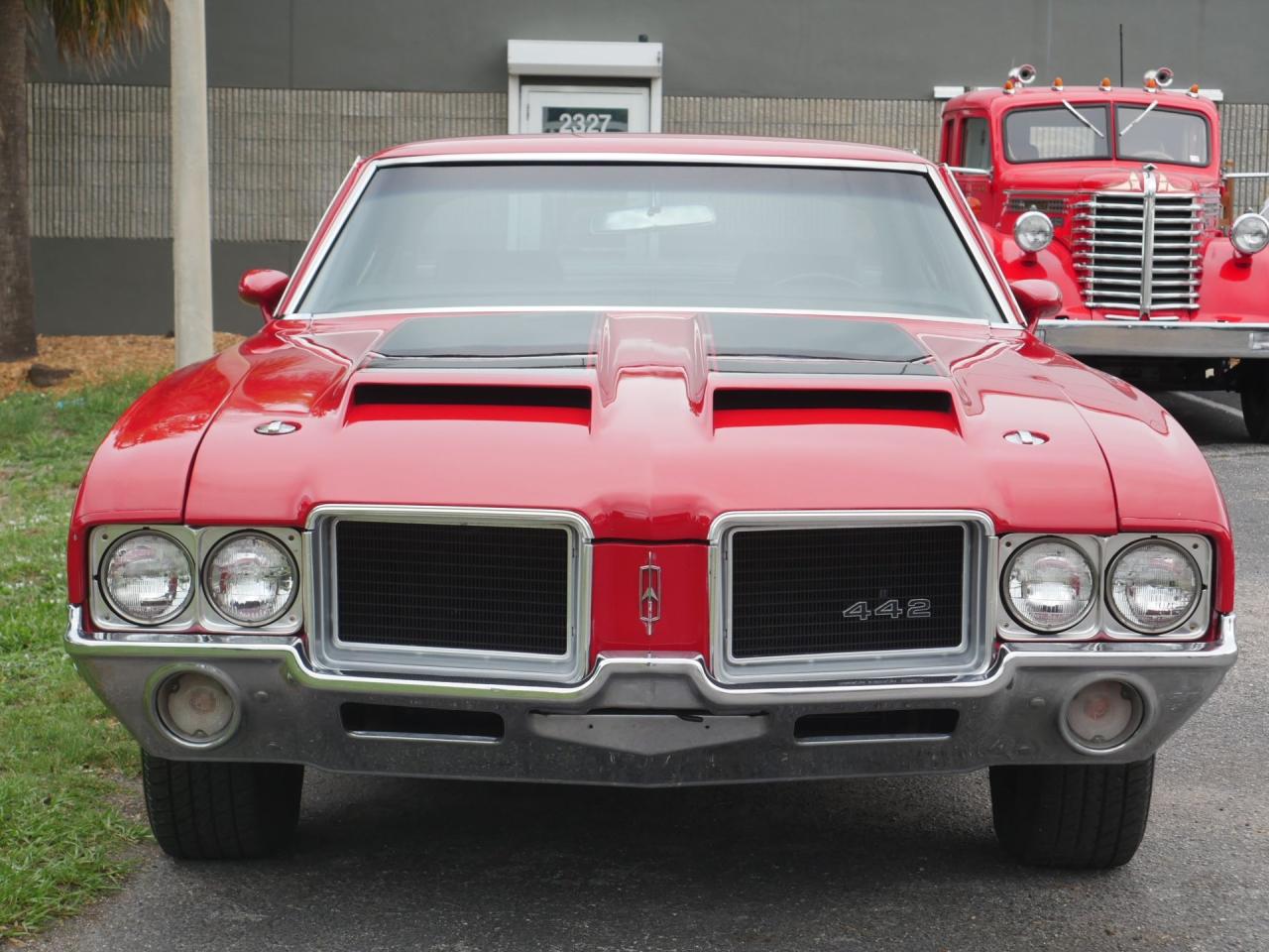 1971 Oldsmobile 442 Holiday Coupe