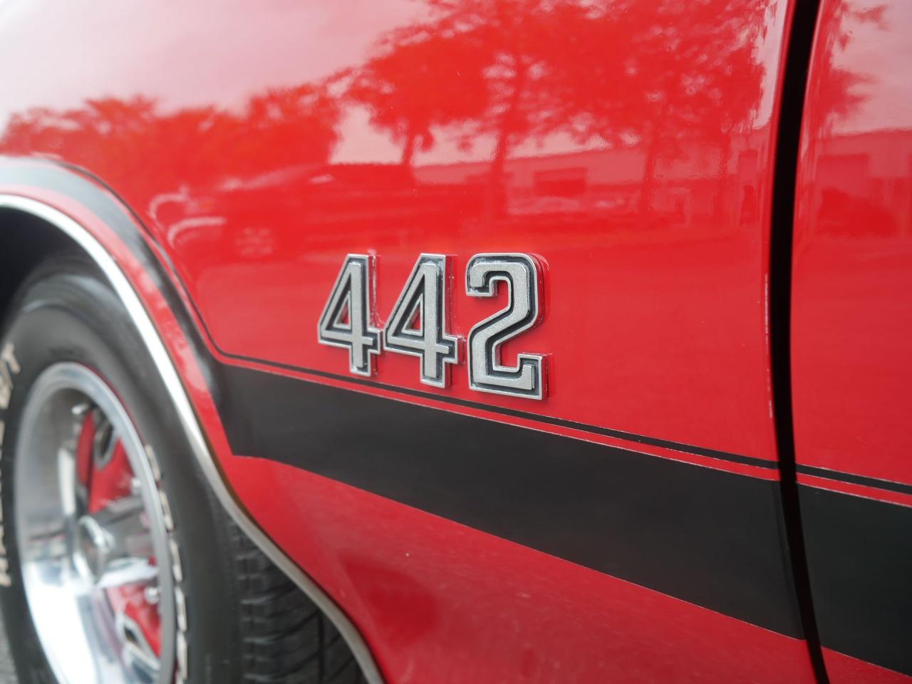 1971 Oldsmobile 442 Holiday Coupe