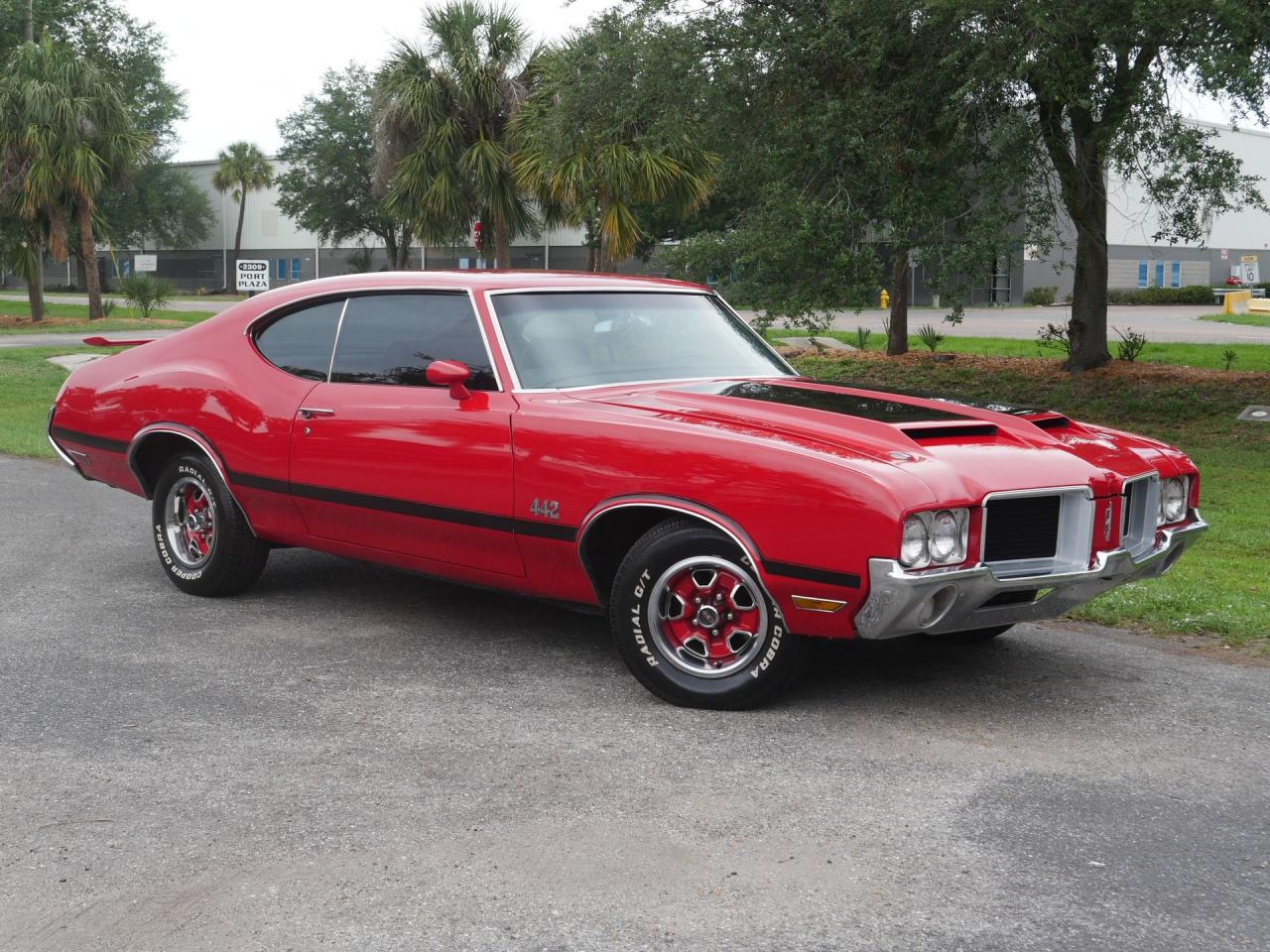 1971 Oldsmobile 442 Holiday Coupe