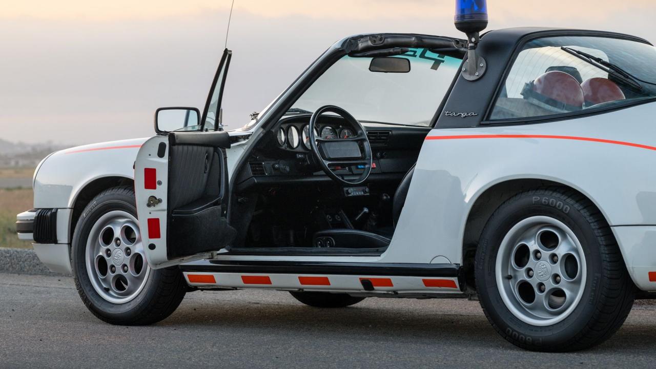 1989 Porsche 911 Carrera Targa &lsquo;Rijkspolitie&rsquo;