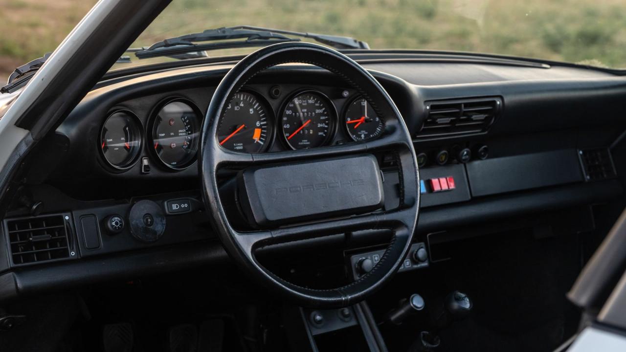 1989 Porsche 911 Carrera Targa &lsquo;Rijkspolitie&rsquo;