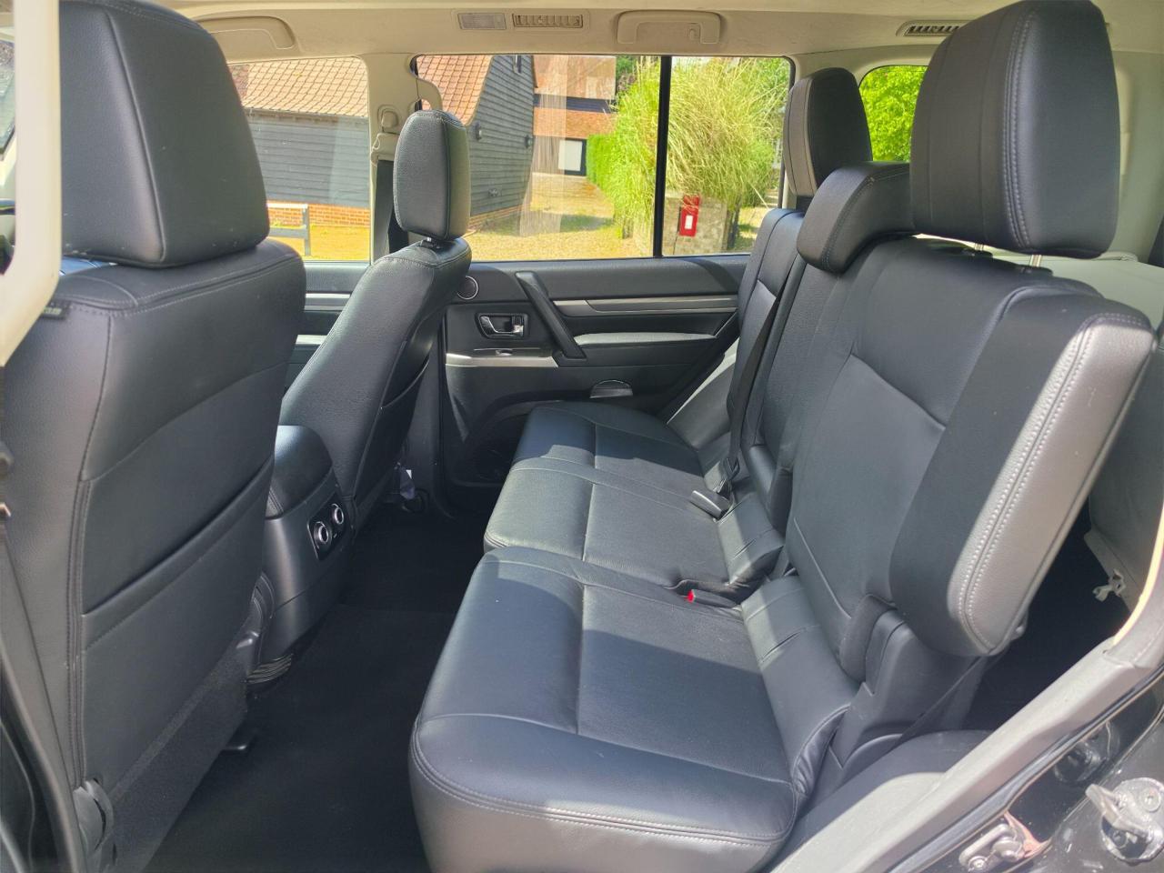 2017 Mitsubishi 3.2 DI-DC SG3 Auto 4WD Euro 6 5dr LWB