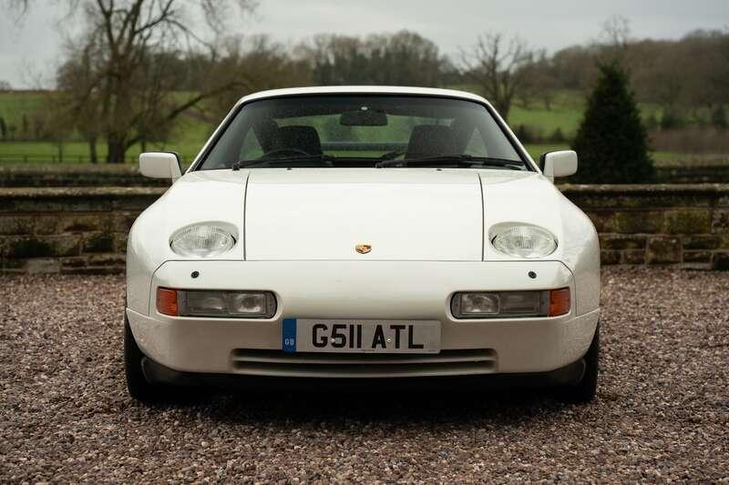 1990 Porsche 928 S4