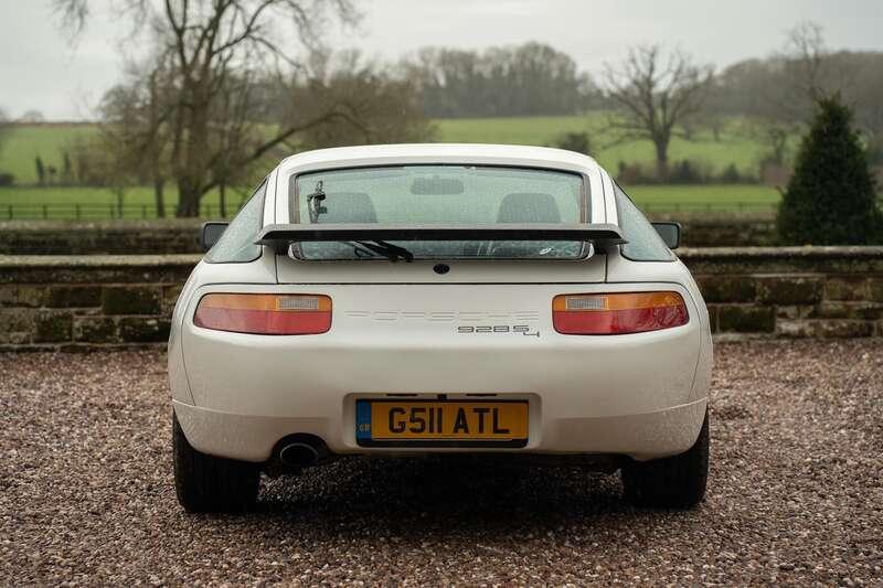 1990 Porsche 928 S4