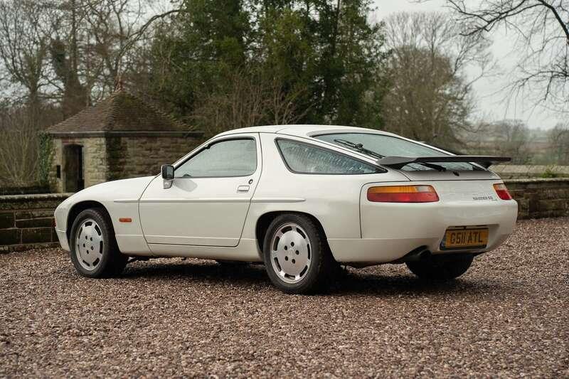 1990 Porsche 928 S4