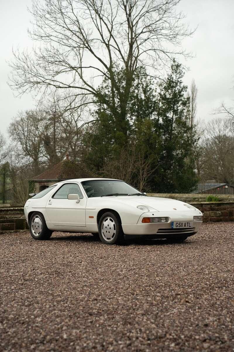 1990 Porsche 928 S4