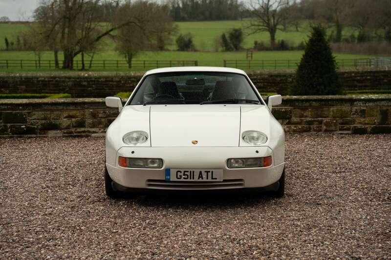 1990 Porsche 928 S4