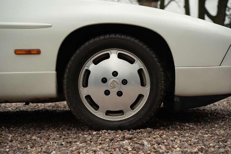 1990 Porsche 928 S4