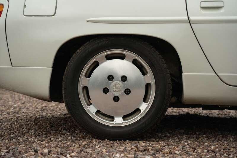 1990 Porsche 928 S4