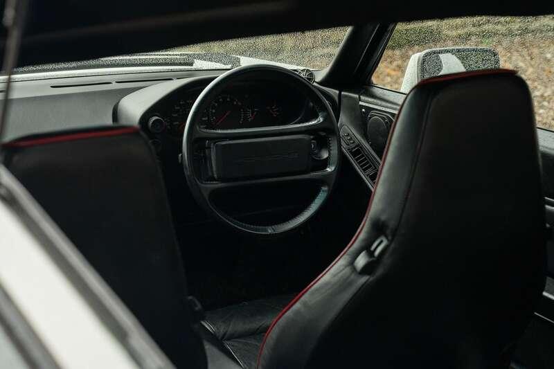 1990 Porsche 928 S4