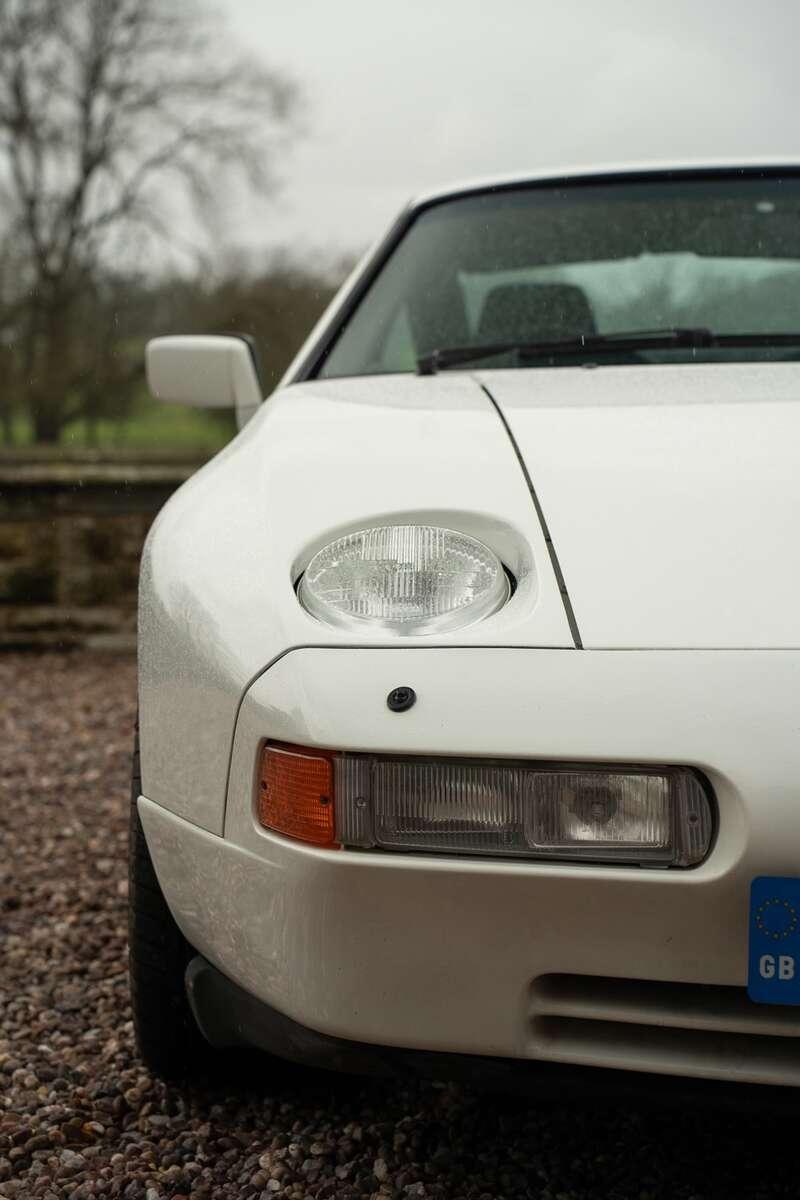 1990 Porsche 928 S4