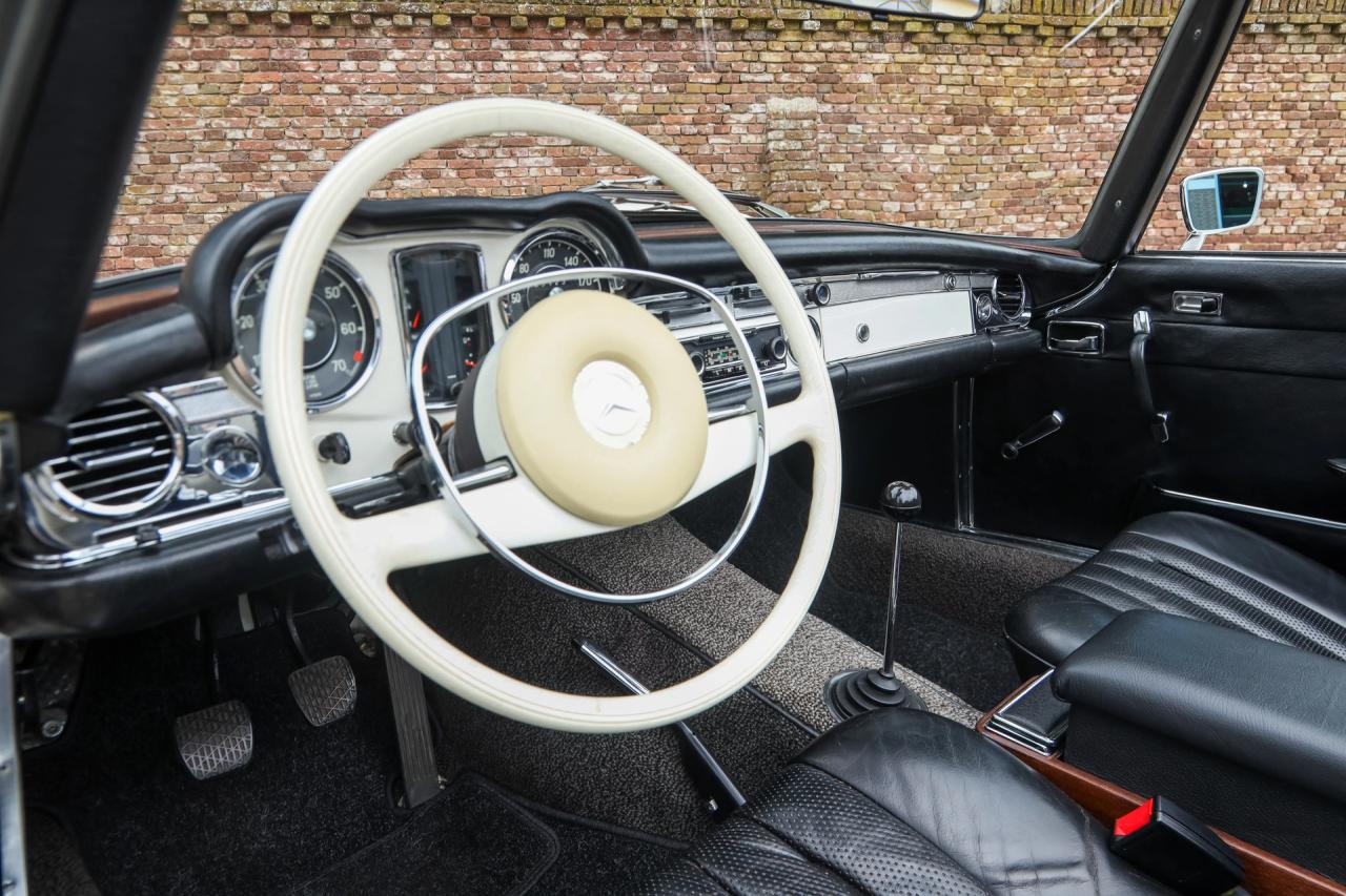 1971 Mercedes - Benz 280 SL Pagode &ldquo;Completely Data card correct&rdquo;