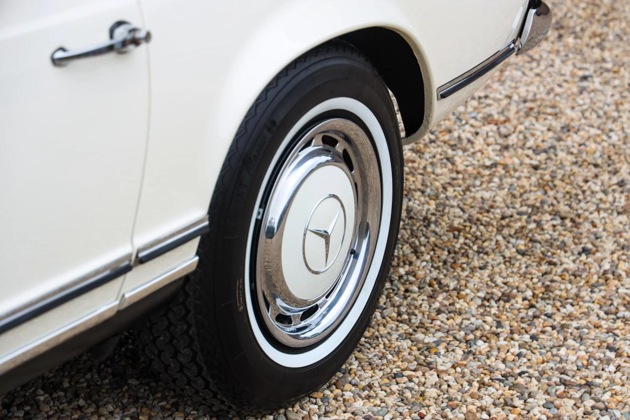 1971 Mercedes - Benz 280 SL Pagode &ldquo;Completely Data card correct&rdquo;