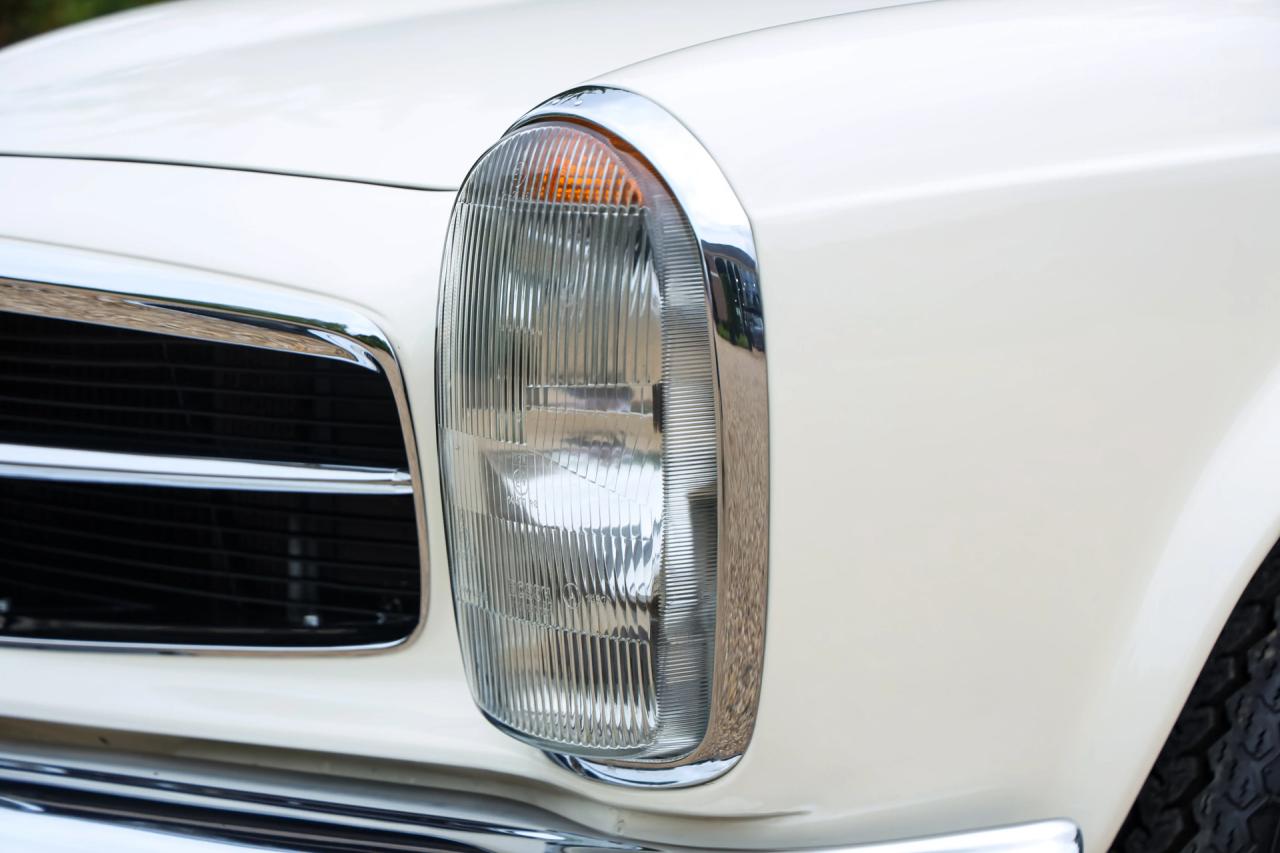 1971 Mercedes - Benz 280 SL Pagode &ldquo;Completely Data card correct&rdquo;