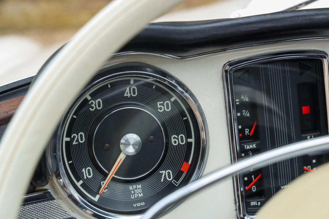 1971 Mercedes - Benz 280 SL Pagode &ldquo;Completely Data card correct&rdquo;