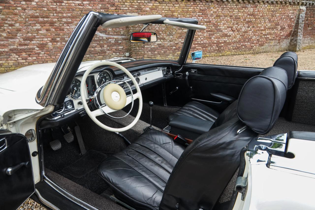 1971 Mercedes - Benz 280 SL Pagode &ldquo;Completely Data card correct&rdquo;