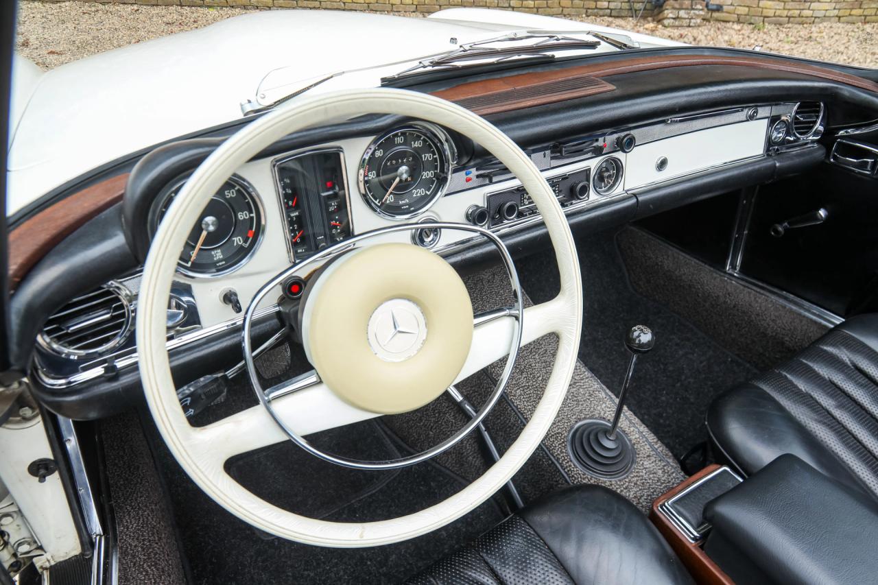 1971 Mercedes - Benz 280 SL Pagode &ldquo;Completely Data card correct&rdquo;