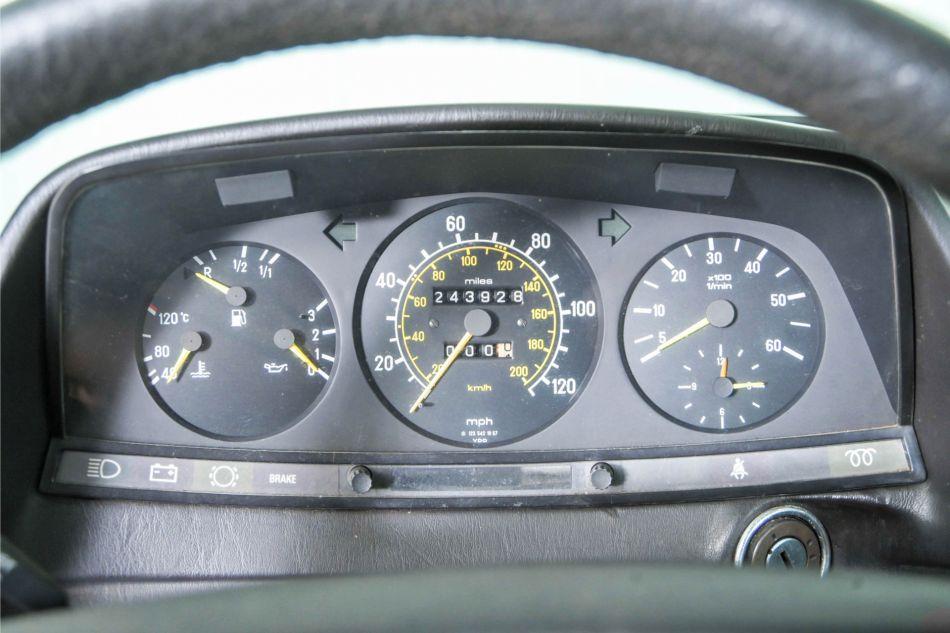 1983 Mercedes - Benz 300TDT Turbo combi (W123)