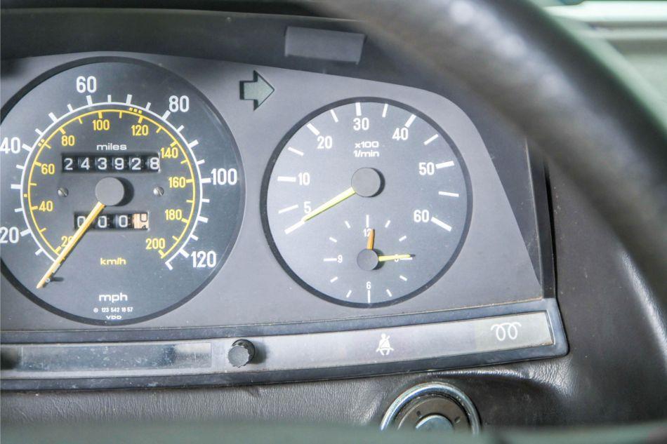 1983 Mercedes - Benz 300TDT Turbo combi (W123)