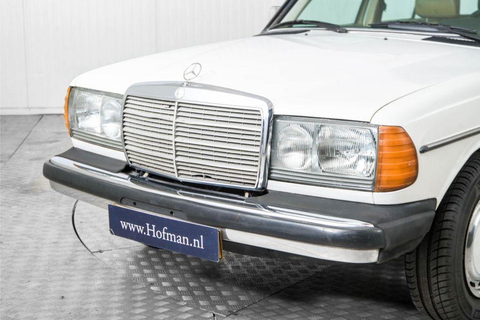 1983 Mercedes - Benz 300TDT Turbo combi (W123)