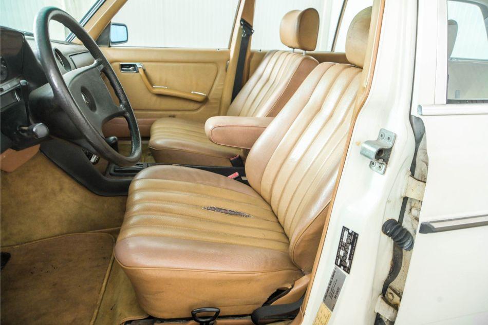 1983 Mercedes - Benz 300TDT Turbo combi (W123)
