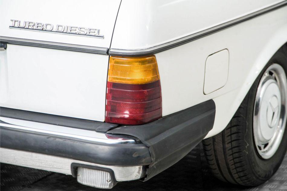 1983 Mercedes - Benz 300TDT Turbo combi (W123)