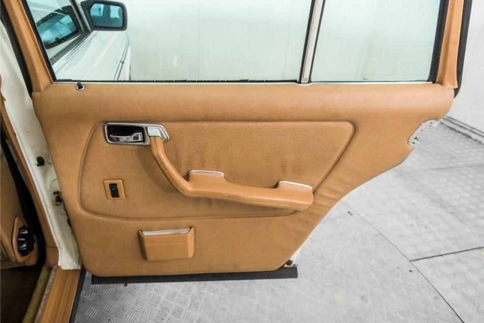 1983 Mercedes - Benz 300TDT Turbo combi (W123)