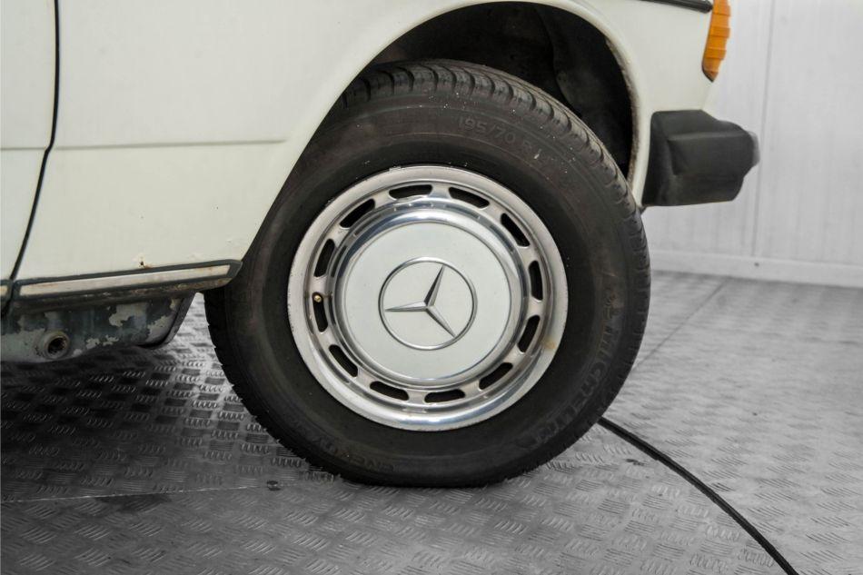 1983 Mercedes - Benz 300TDT Turbo combi (W123)