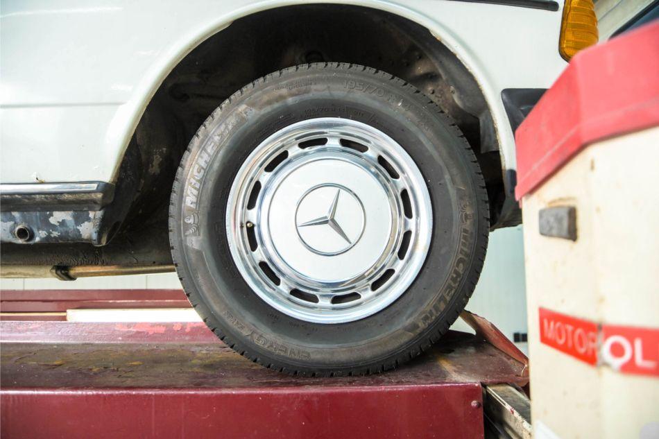1983 Mercedes - Benz 300TDT Turbo combi (W123)