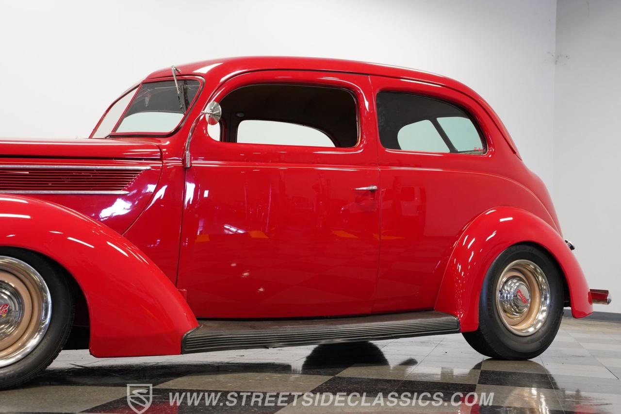 1937 Ford Tudor Humpback