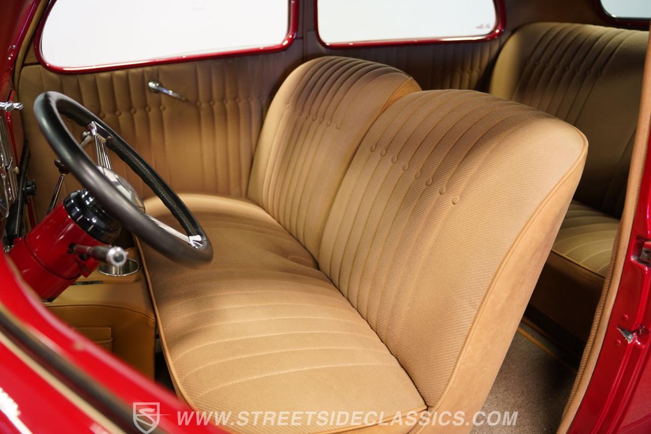 1937 Ford Tudor Humpback