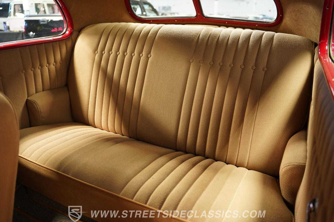 1937 Ford Tudor Humpback