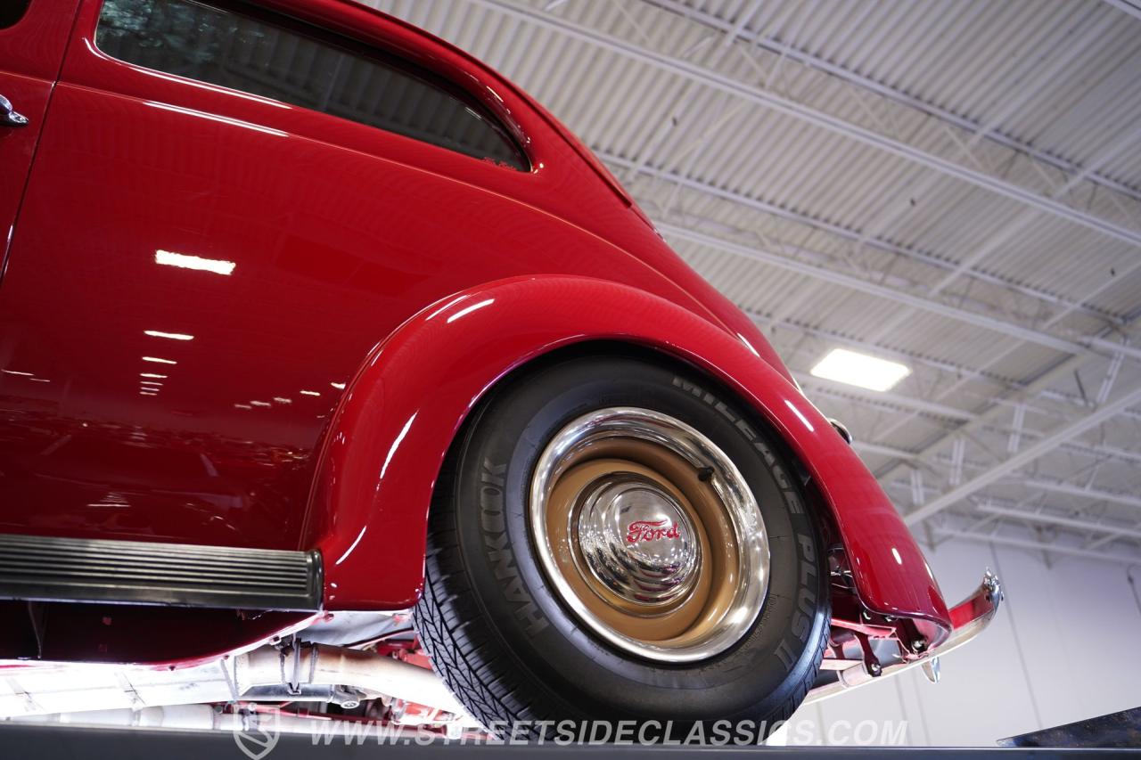 1937 Ford Tudor Humpback