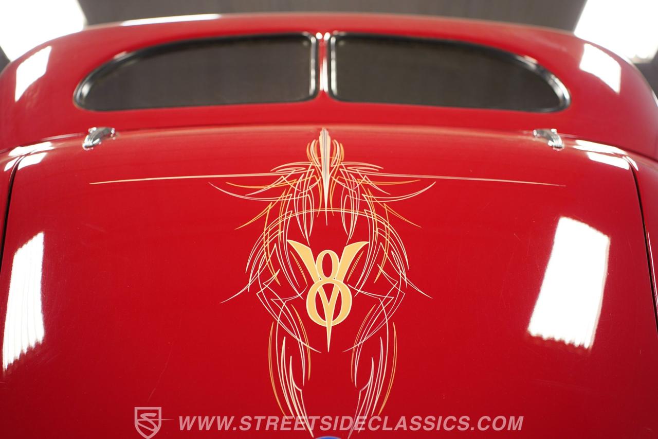 1937 Ford Tudor Humpback