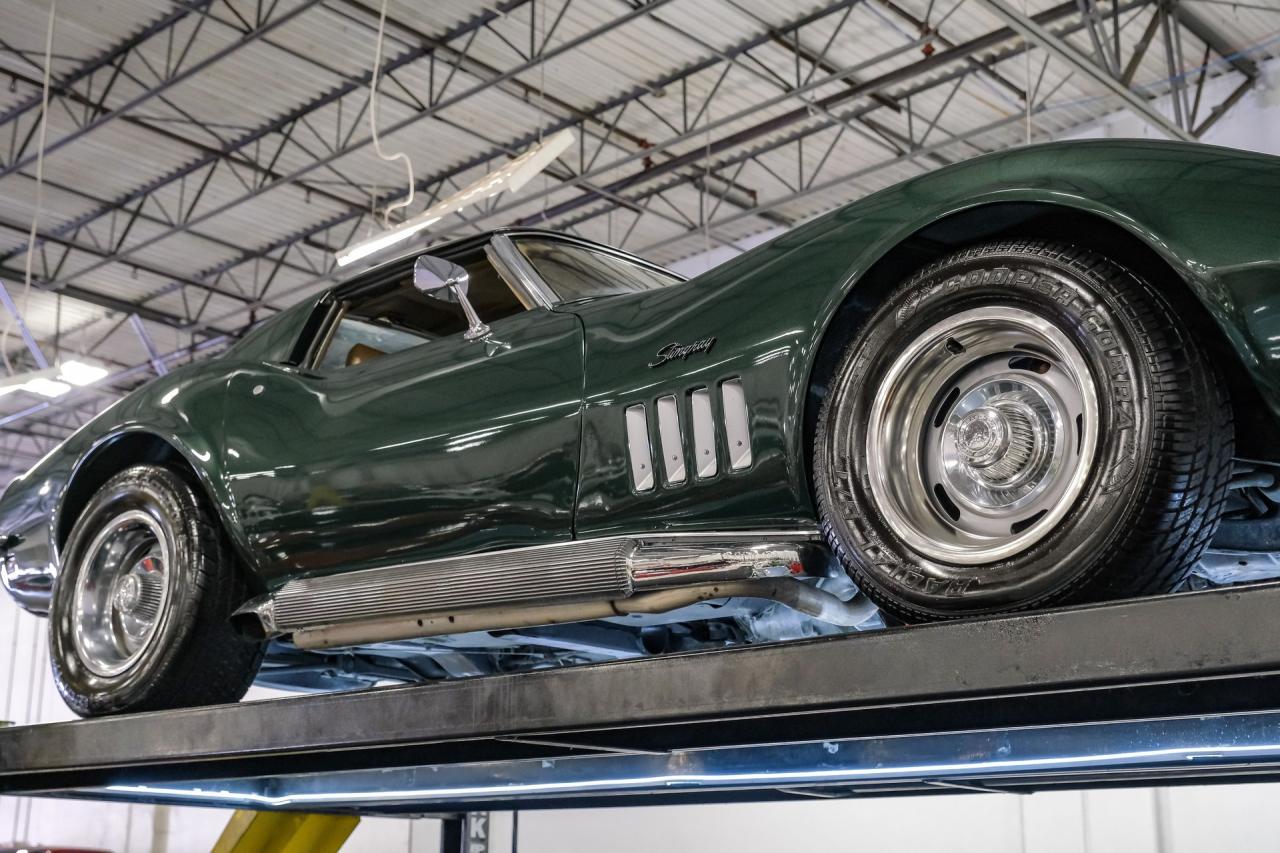 1969 Chevrolet Corvette 427 Tri-Power