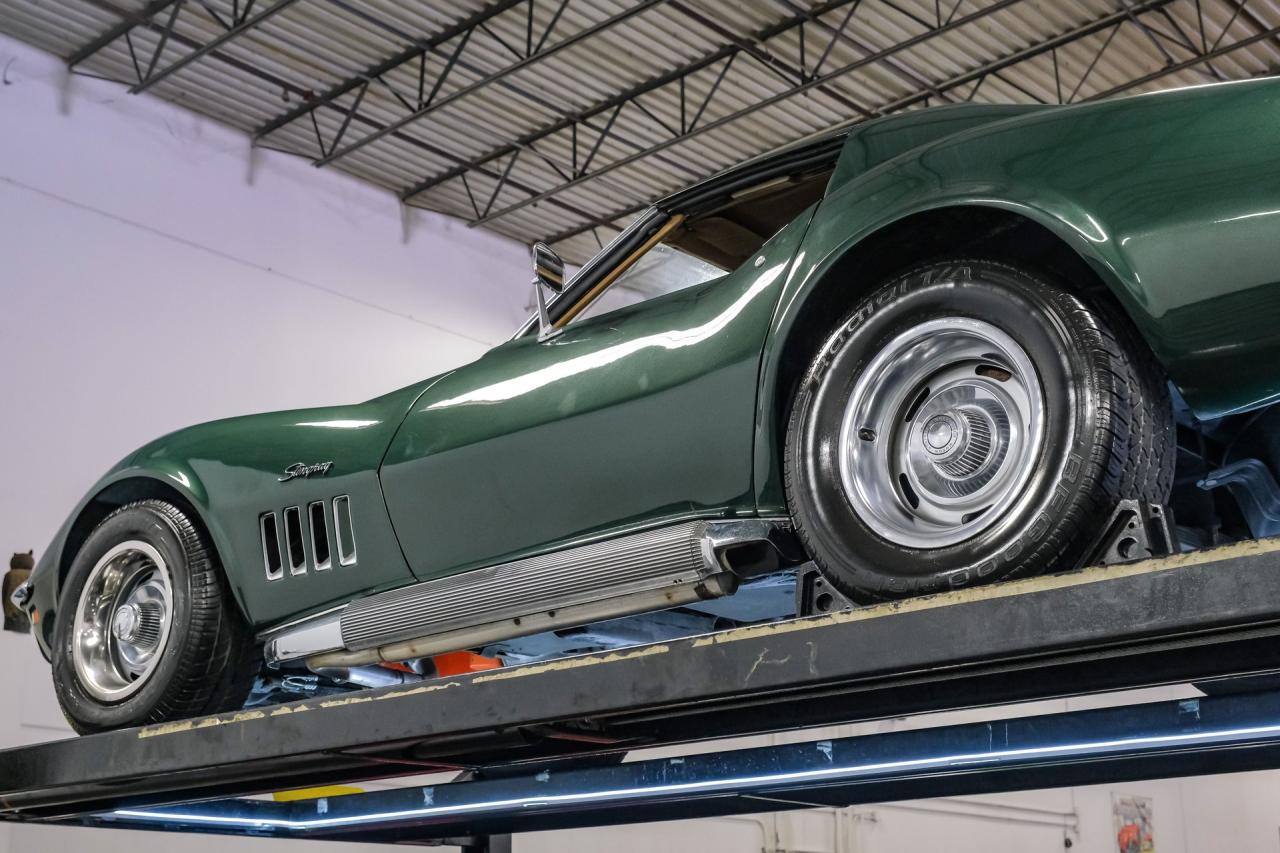 1969 Chevrolet Corvette 427 Tri-Power