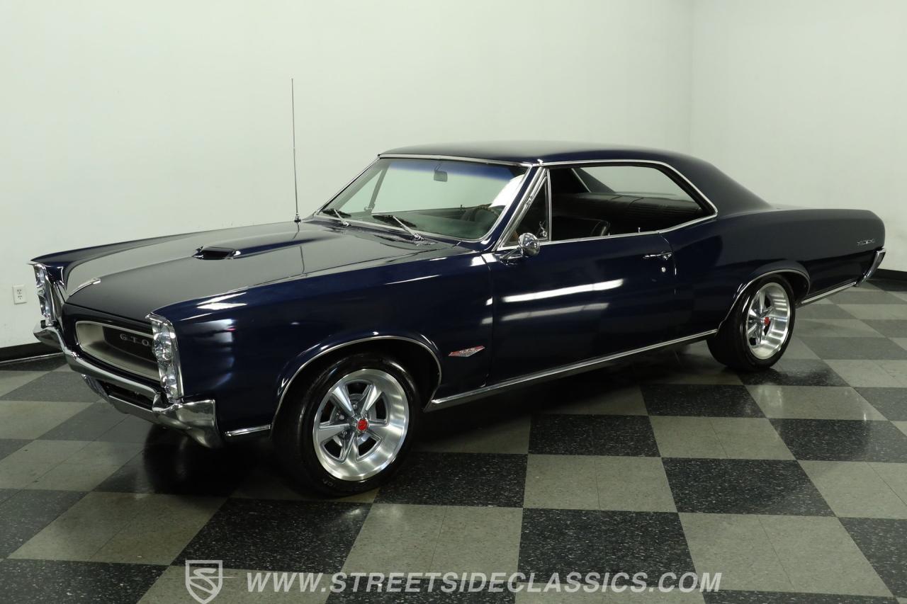 1966 Pontiac GTO Tri Power